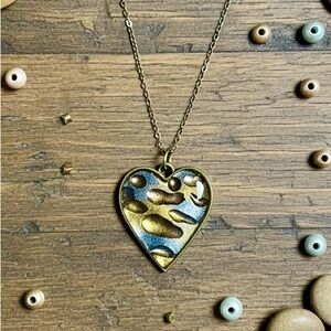 🍯 Golden Earth Heart Resin Pendant